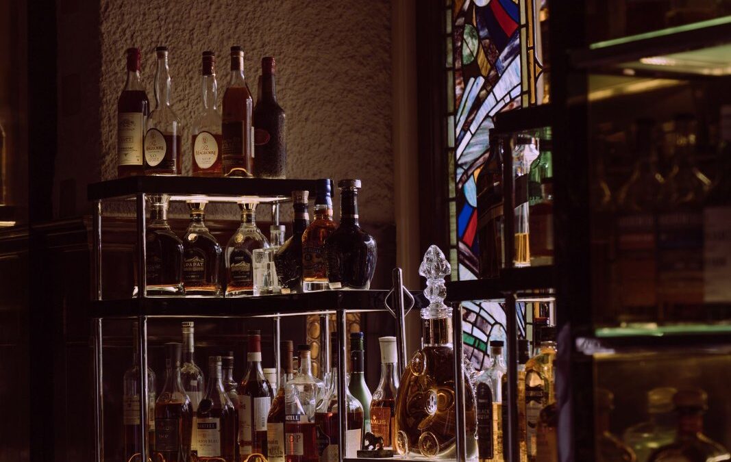 Bar Crawling Etiquette and Unwritten Social Rules Every Newcomer Should Know Before Their First Night Out in San Francisco